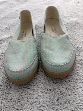 Vionic Beach Aqua and Peach Slip-On Flats